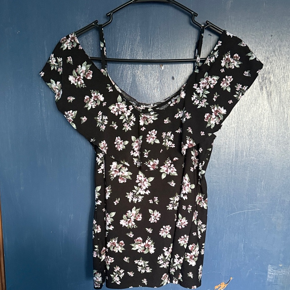 Off the shoulder short sleeve